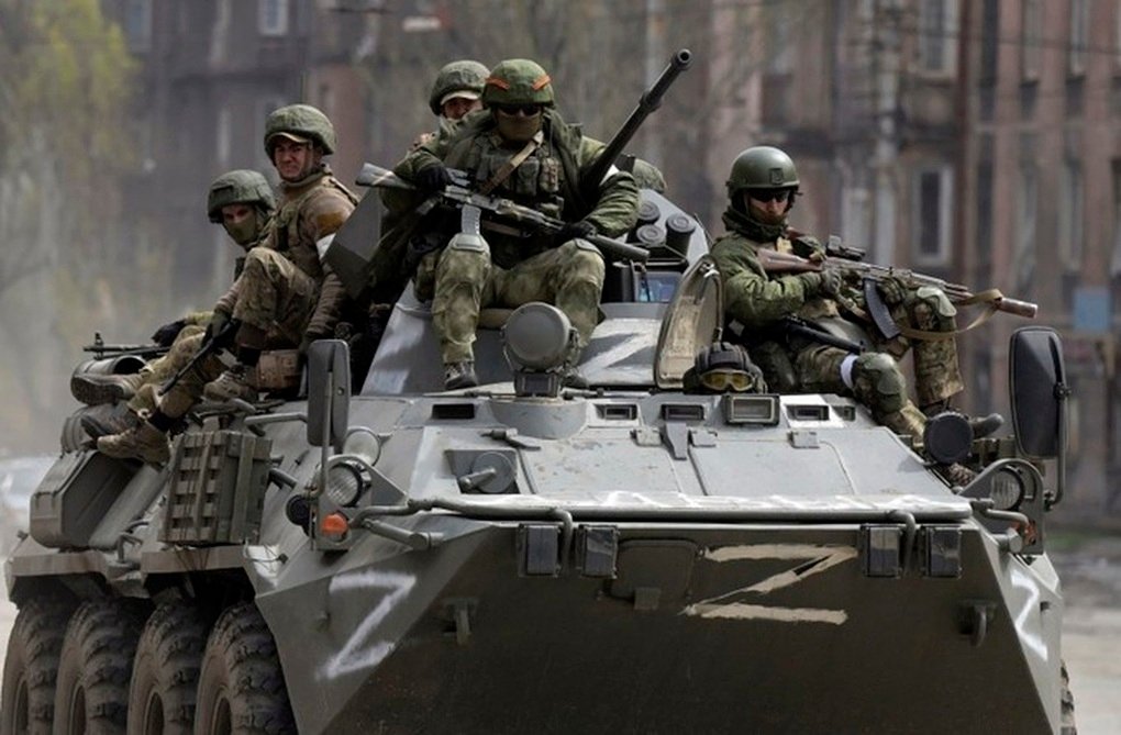 Russia gathered 40,000 troops near Kharkov, gearing up for the big battle